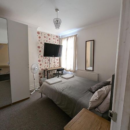 3 Portland Road Daire Southall Dış mekan fotoğraf